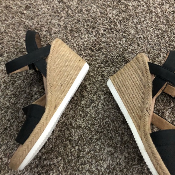 Dr. Scholl’s Essential Collection Wedges 9 1/2 W - Picture 4 of 4